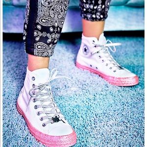 💖New Pink and White Converse High Tops💖